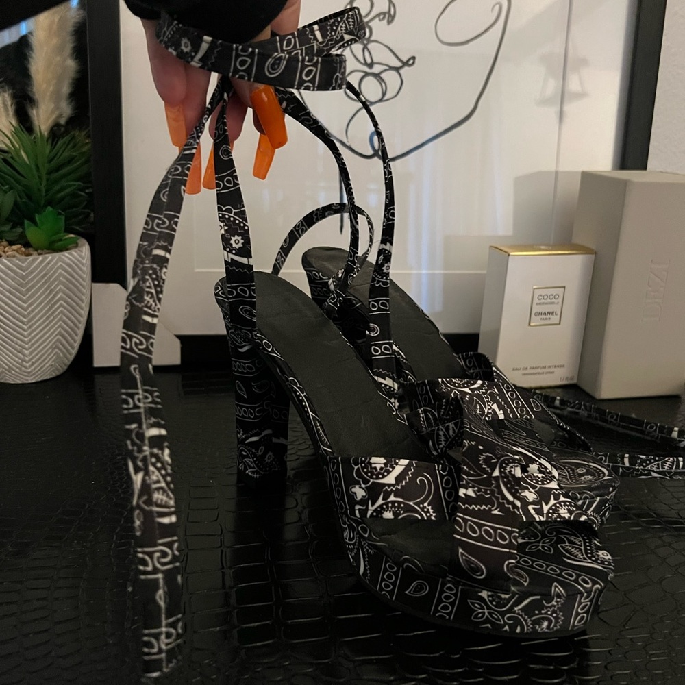 Bandanna print strap up heels